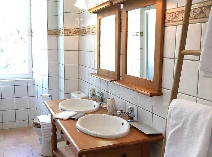 Chateau Porthos Tranquillite Des Pyrenees